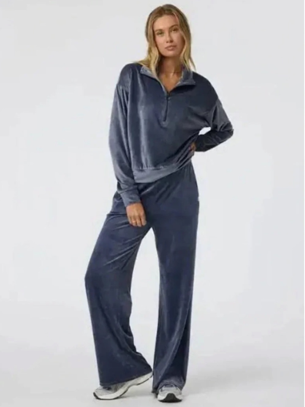 Vuori Haven Wideleg Pants in Deep Blue/Azure